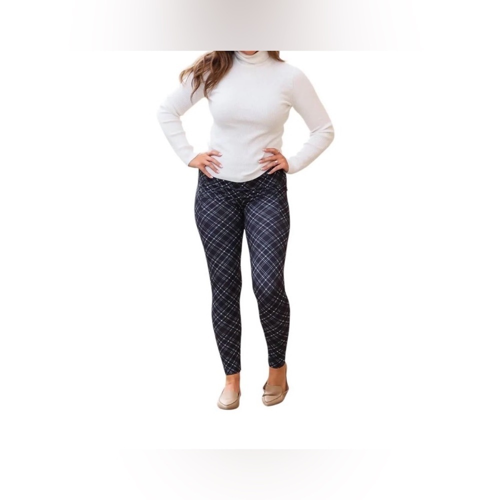 Stylish Black and White Checkered Women's Leggings